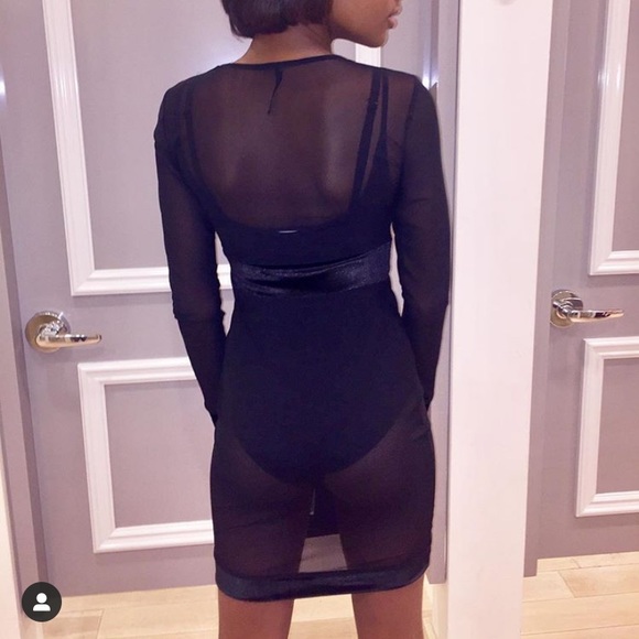 See through fitting dress with velvet lining - Picture 2 of 3